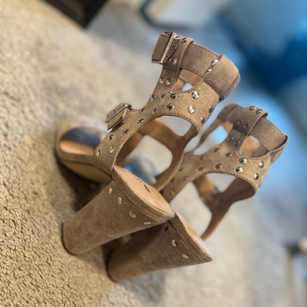Nude heels